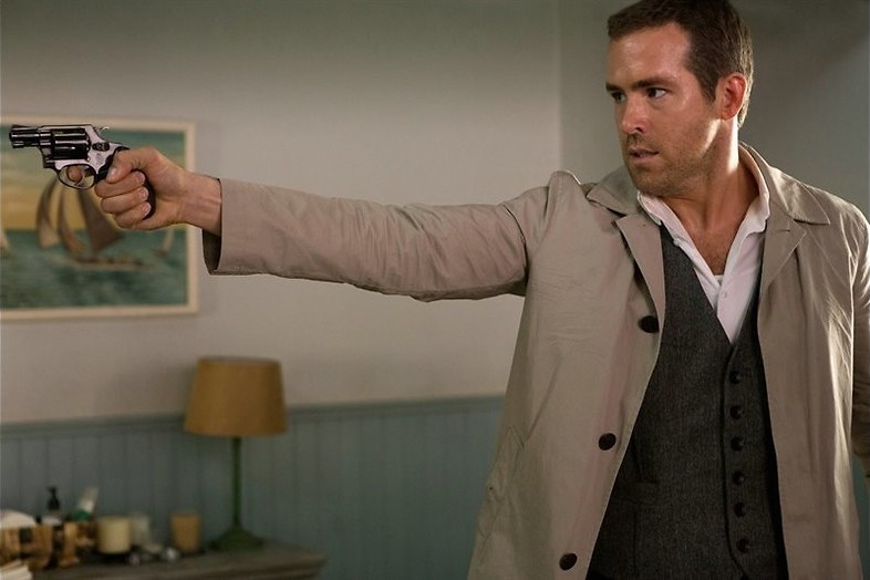 Ben Kingsley kruipt in het lichaam van Ryan Reynolds Ben Kingsley kruipt in het lichaam van Ryan Reynolds