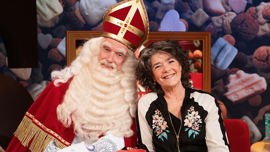 Sinterklaas samen met Dieuwertje Blok.