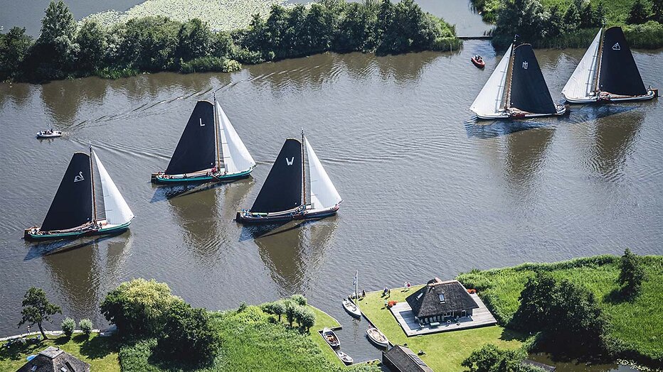 Skûtsjesilen bij Earnewâld