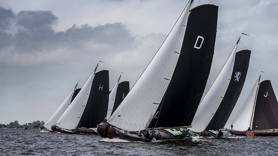 Skûtsjesilen bij Terherne