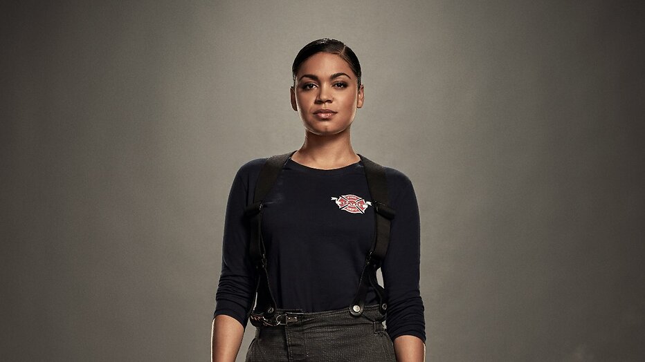 Barrett Doss als Victoria Hughes