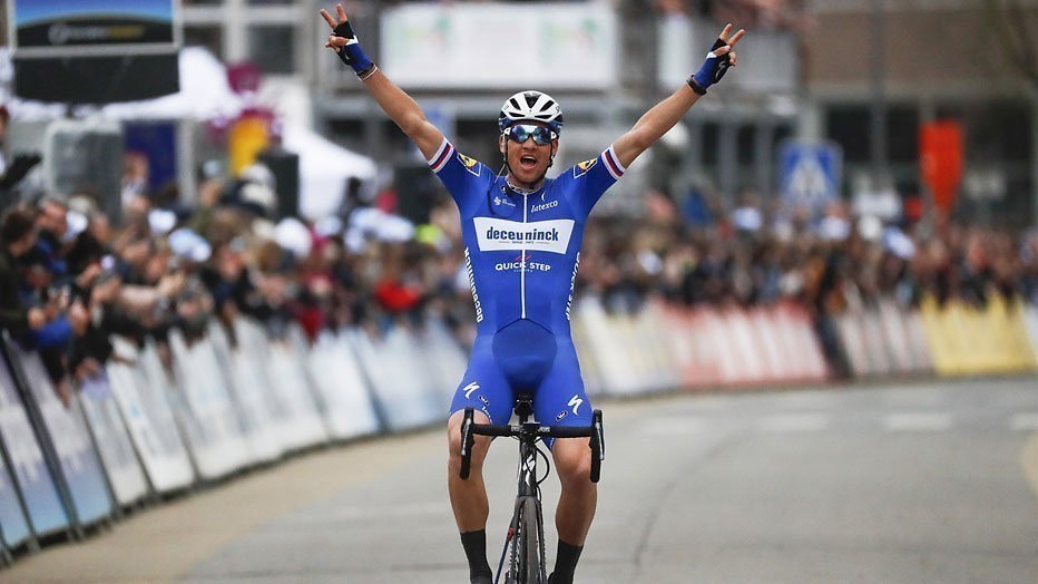 In de pedalen voor de Omloop