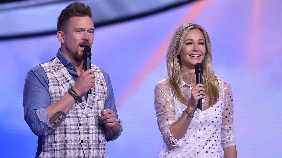 Wendy van Dijk en Johnny de Mol presenteren Superkids op SBS 6 Wendy van Dijk en Johnny de Mol presenteren Superkids op SBS 6