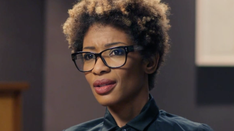 Videosnack: openhartige Sylvana Simons in The Therapist Videosnack: openhartige Sylvana Simons in The Therapist