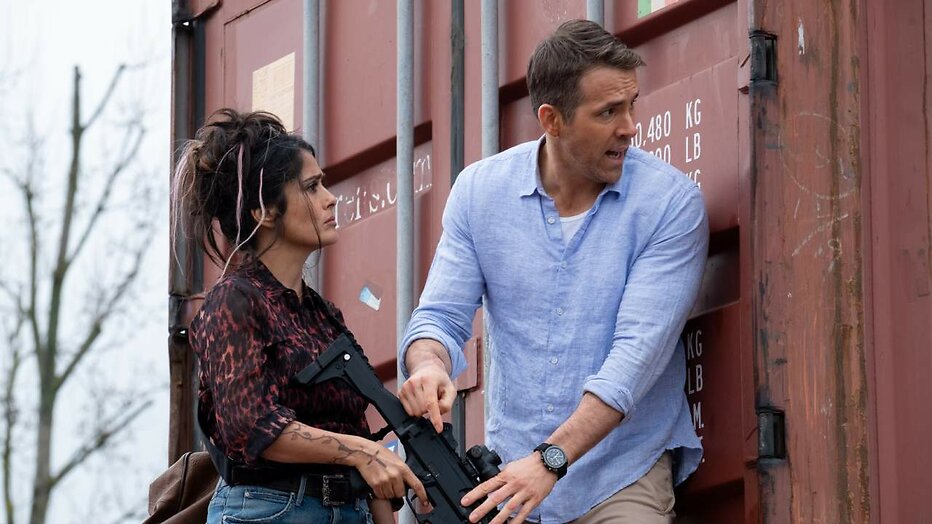 Salma Hayek en Ryan Reynolds in Hitman's Wife's Bodyguard