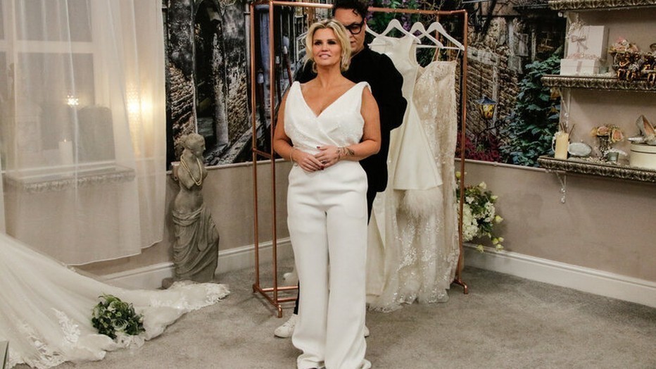 Zegt zangeres Kerry Katona opnieuw 'yes' to the dress? Zegt zangeres Kerry Katona opnieuw 'yes' to the dress?
