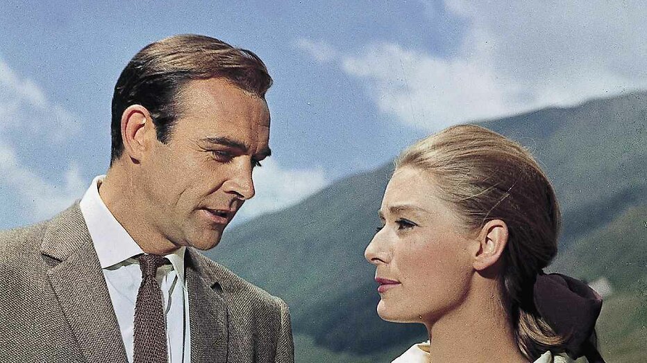 Sean Connery en Honor Blackman in Goldfinger