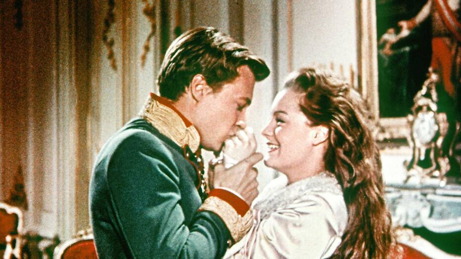 Karlheinz Böhm en Romy Schneider in Sissi Karlheinz Böhm en Romy Schneider in Sissi