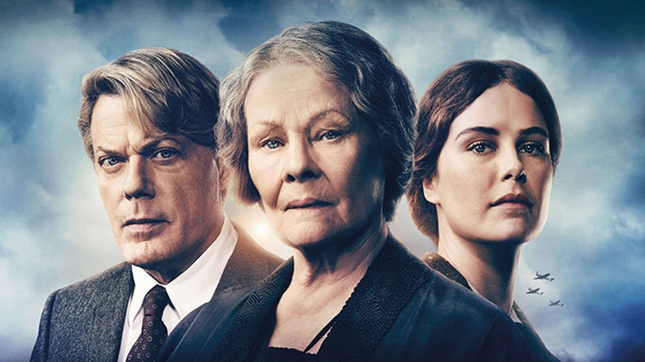 Eddie Izzard, Judi Dench en Carla Juri in Six Minutes to Midnight