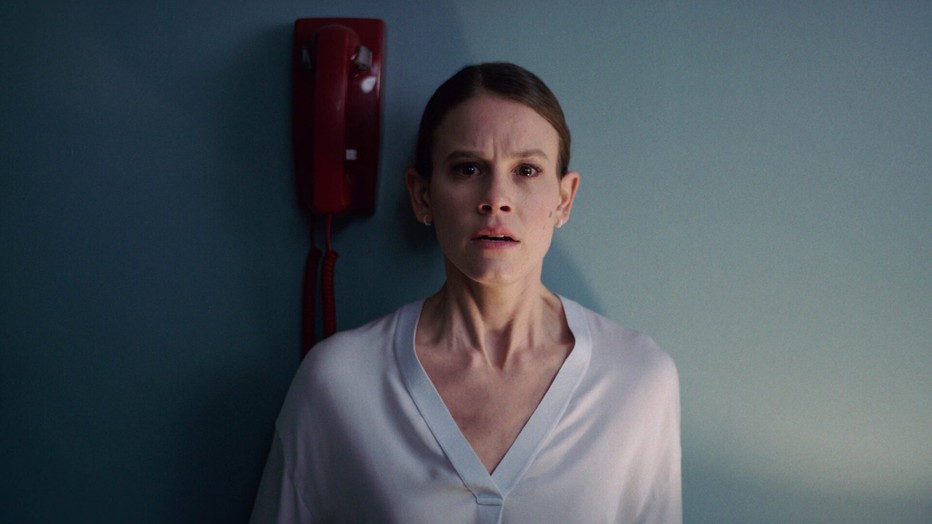 Sosie Bacon als Rose Cotter in Smile