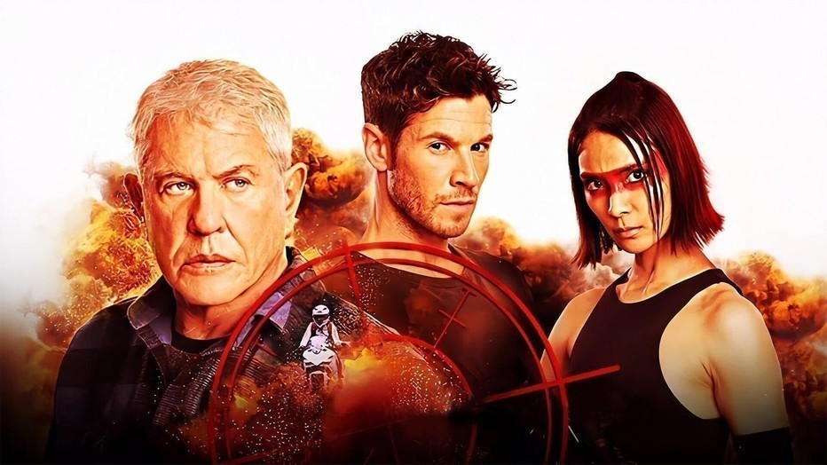 Tom Berenger, Chad Michael Collins en Sayaka Akimoto in Sniper: Assassin's End Tom Berenger, Chad Michael Collins en Sayaka Akimoto in Sniper: Assassin's End