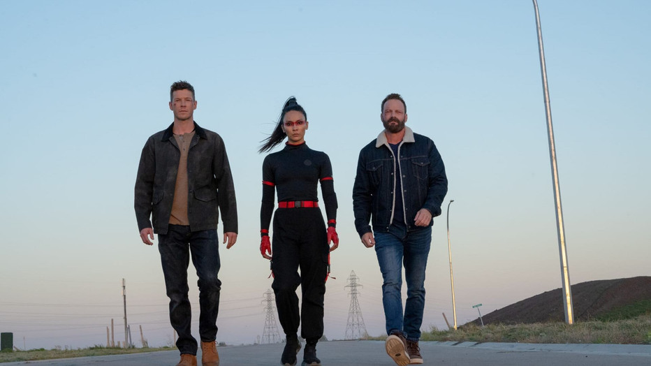 Chad Michael Collins, Sayaka Akimoto en Ryan Robbins in Sniper: Rogue Mission