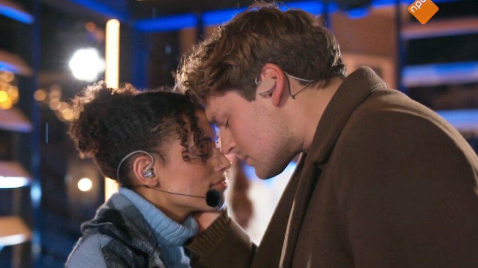 Sara Afiba en Soy Kroon in De Kerststal van Nederland