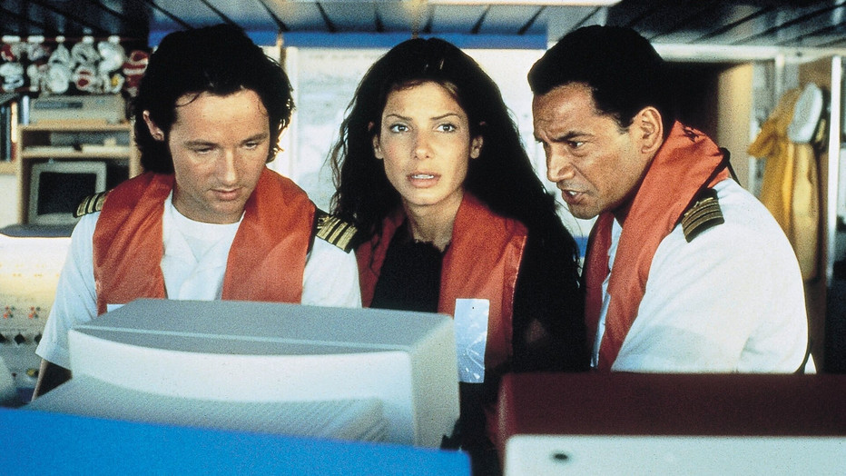 Brian McCardie, Sandra Bullock en Temuera Morrison in Speed 2