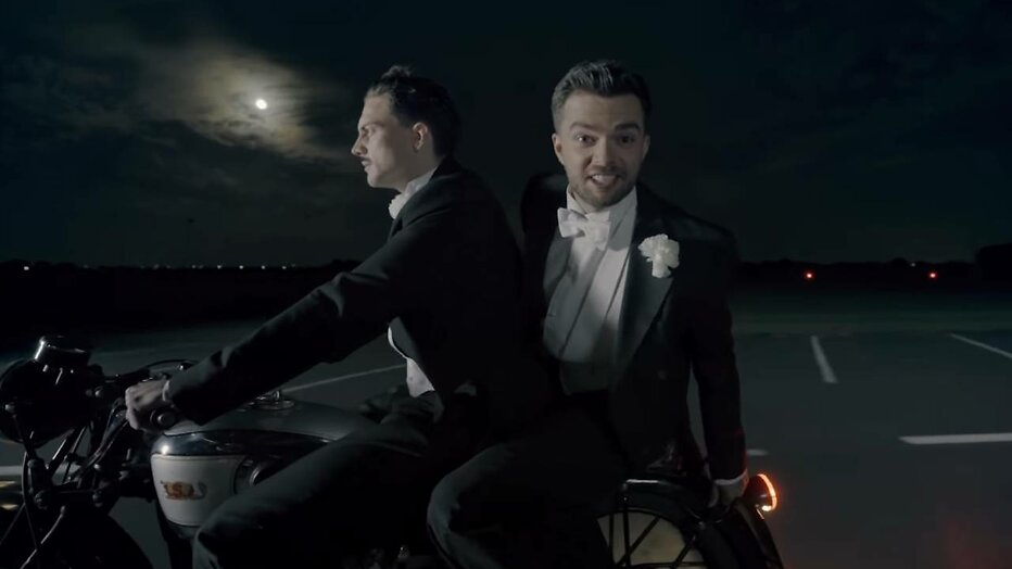 Presentatie is in handen van Buddy Vedder en Jamai Loman. 