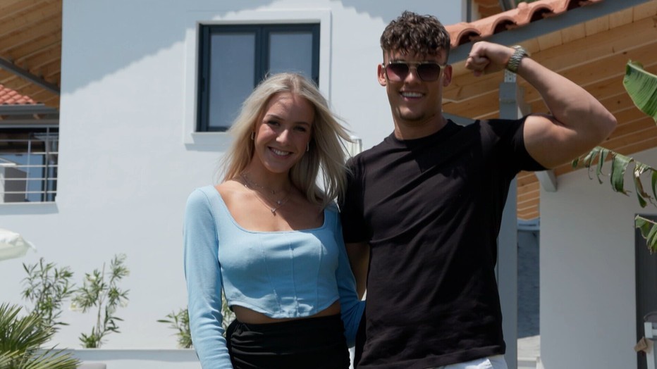 Zoe Koutsocheras en Nick Op Heij in Steenrijk, Straatarm Zoe Koutsocheras en Nick Op Heij in Steenrijk, Straatarm