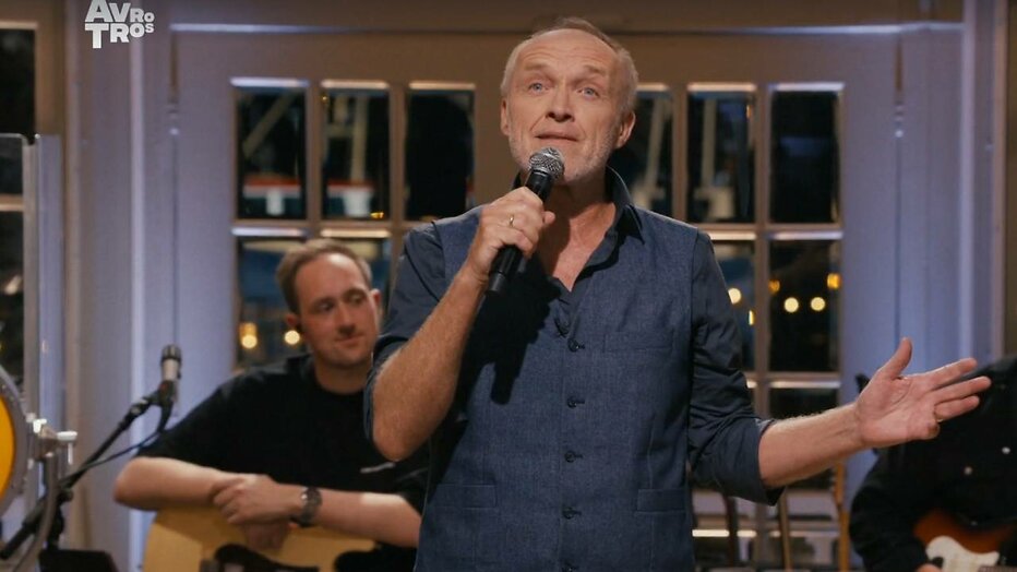 Stef Bos in Onvergetelijke Liedjes.