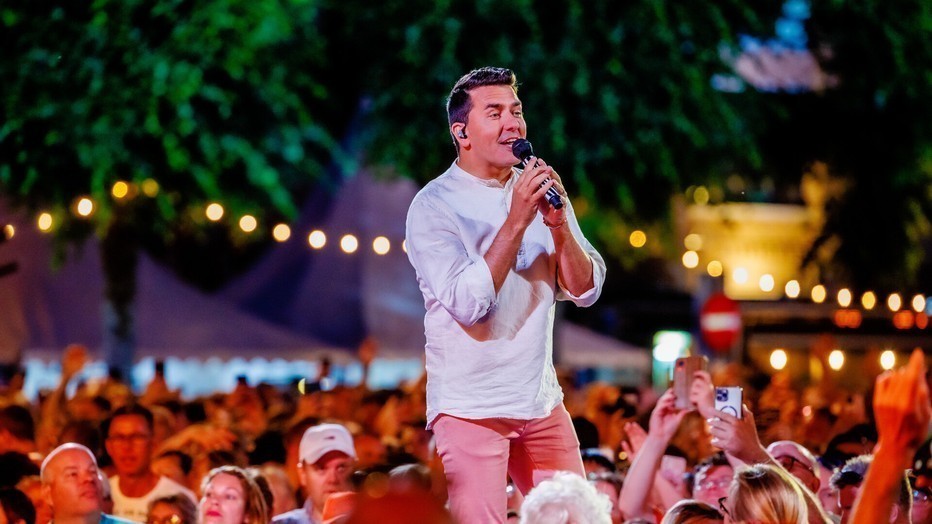 Jan Smit op Sterren Muziekfeest op het Plein