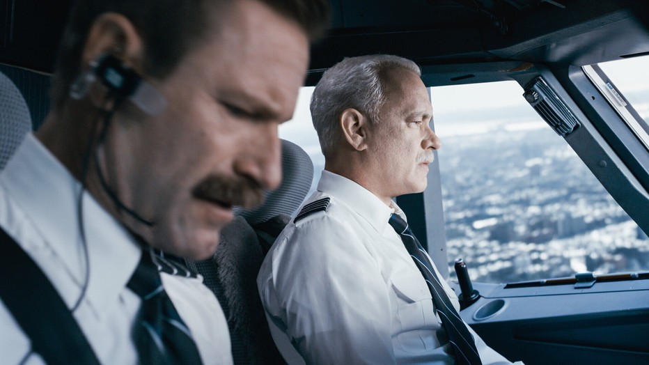 Tom Hanks en Aaron Eckhart in Sully Tom Hanks en Aaron Eckhart in Sully
