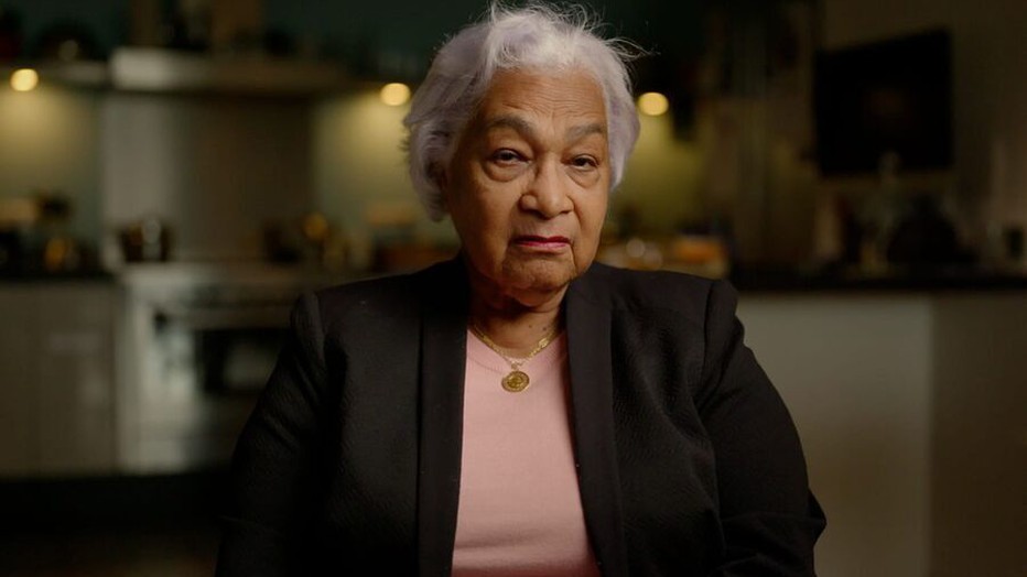 Cynthia McLeod voor Suriname - 50 Jaar tussen Zorg en Hoop