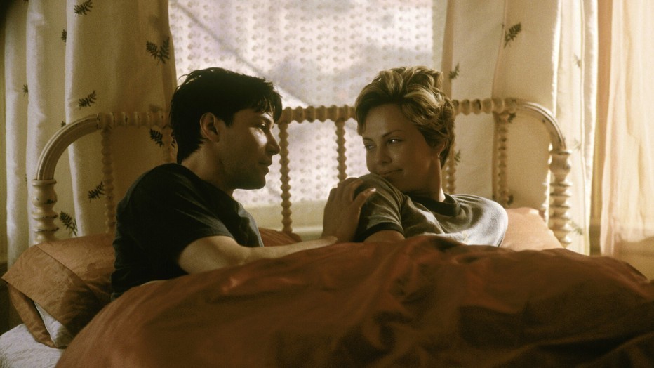 Keanu Reeves en Charlize Theron in Sweet November Keanu Reeves en Charlize Theron in Sweet November
