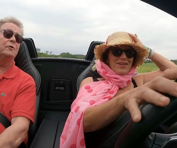 Debbie laat B&B Vol Liefde-kijkers lachen met haar avontuur in de 'snollenbak' van Erwin