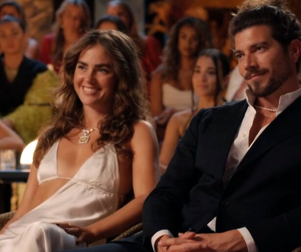 Femke heeft het nog steeds leuk met Bachelor Rien: 'Hij is gewoon uniek'