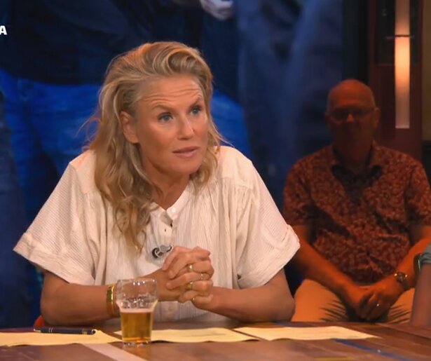 De TV van gisteren: Nieuwe talkshow Bar Laat maakt weinig indruk op kijkers