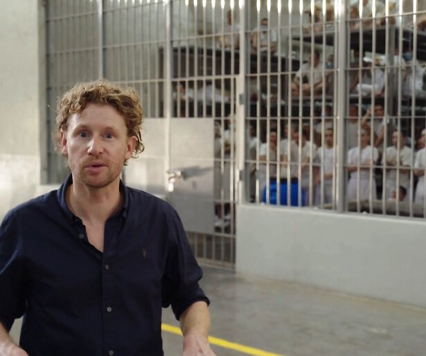 Ewout Genemans komt met nieuwe serie over gevaarlijke gevangenissen