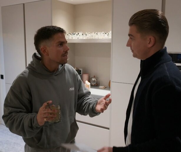 De TV van gisteren: Kijkers verdeeld over nieuw programma Hazes & Hoogkamer: Tot Uw Dienst