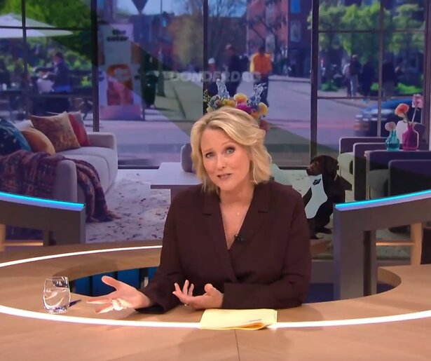 Kijkers lovend over Antoinette Hertsenberg als vervanger van zieke Eva Jinek