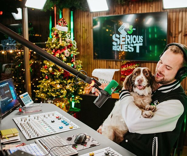 Terugkijken: Serious Request-actievoerder Shaili (9) brengt Wijnands hond Alfie naar Glazen Huis