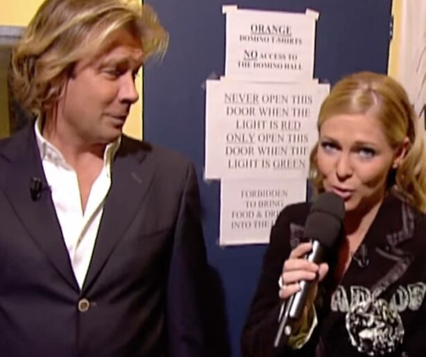 Terugblik op 'domino-mus'-incident in Het Beste van de Zero's: 'Wereldnieuws'