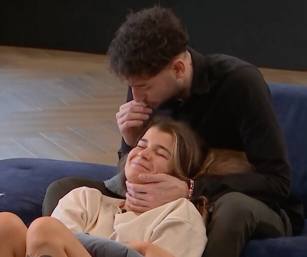 Kijkers blijven zich verbazen over intieme beelden Thomas en Chess in De Bondgenoten (video)