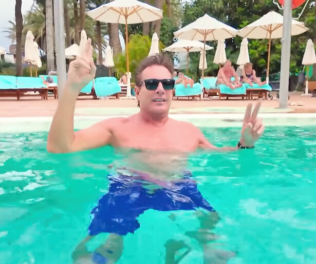 Kijkers genieten van klagende Gerard Joling op vakantie in Only Joling (video)