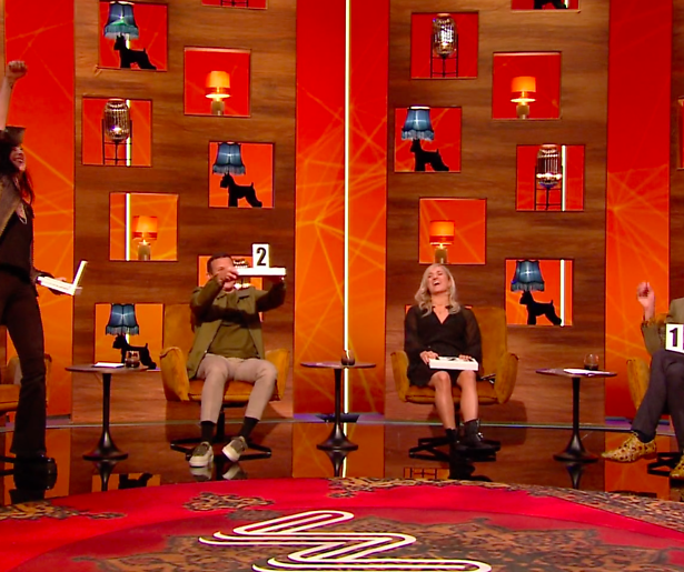 Spelbederf Wie van de Drie door social media