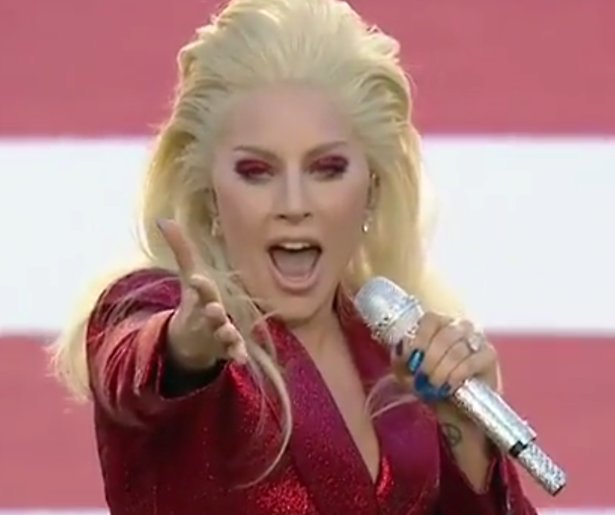 YouTube-hit: Lady Gaga zingt het Amerikaanse volkslied