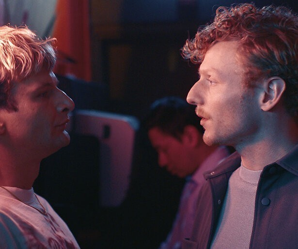 De vrijgezellenfeesten van Jonas en Laura lopen uit de hand in Dertigers