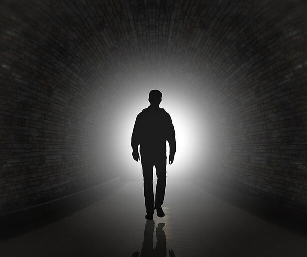 Complotdenkers die ontspoorden in beeld in de nieuwe documentaireserie Shadowland