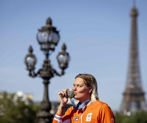En weer goud! Sharon van Rouwendaal doet het in de Seine