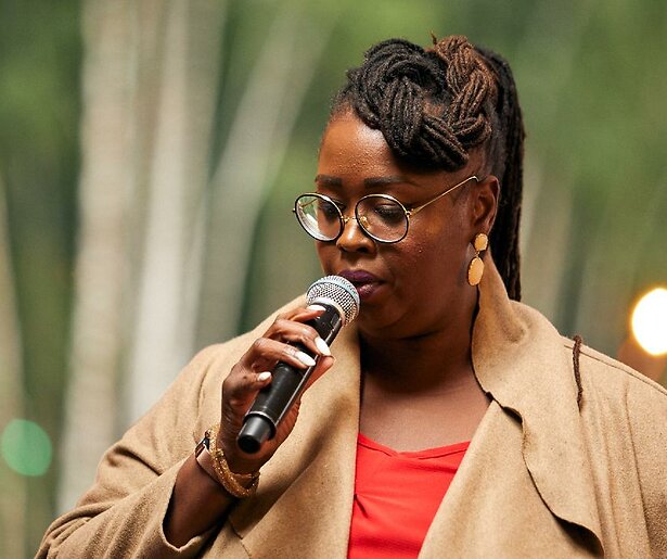 Shirma Rouse krijgt een eigen kookprogramma