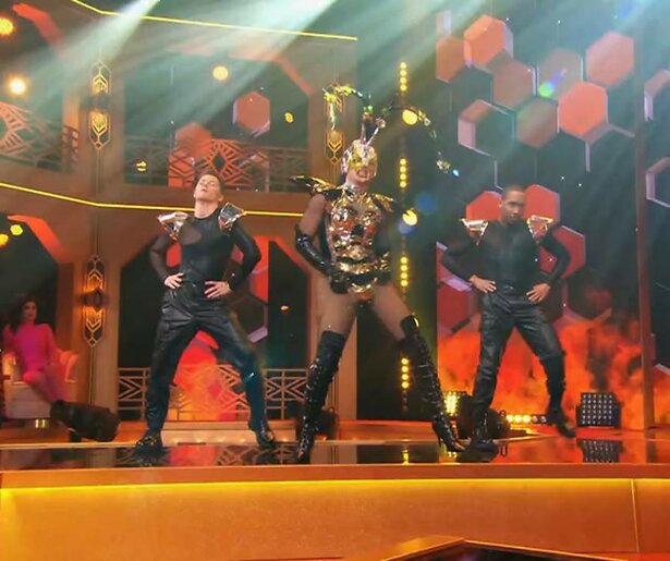 Zo werd Jurre Geluk omgetoverd tot Miss Showbee