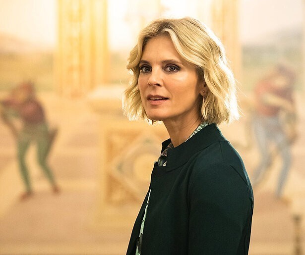 Je ziet het gloednieuwe seizoen van Signora Volpe met Emilia Fox bij BBC First
