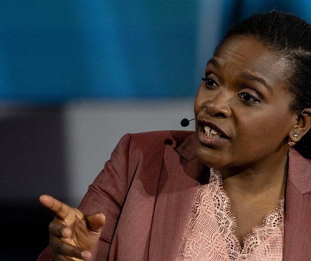 Simone Weimans neemt de Amerikaanse verkiezingsnacht door met kenners, duiders en verslaggevers