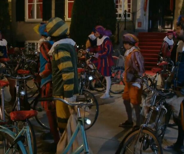 Gisteren in Het Sinterklaasjournaal: Nieuwe fietsen van pieten zorgen voor grote problemen