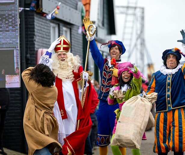 De TV van gisteren: 2,2 miljoen mensen zien intocht van Sinterklaas en daarmee ook eerbetoon aan Dieuwertje Blok