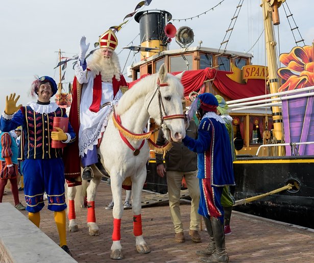De TV van gisteren: Coronaproof Sint intocht goed voor ruim 2,2 miljoen kijkers