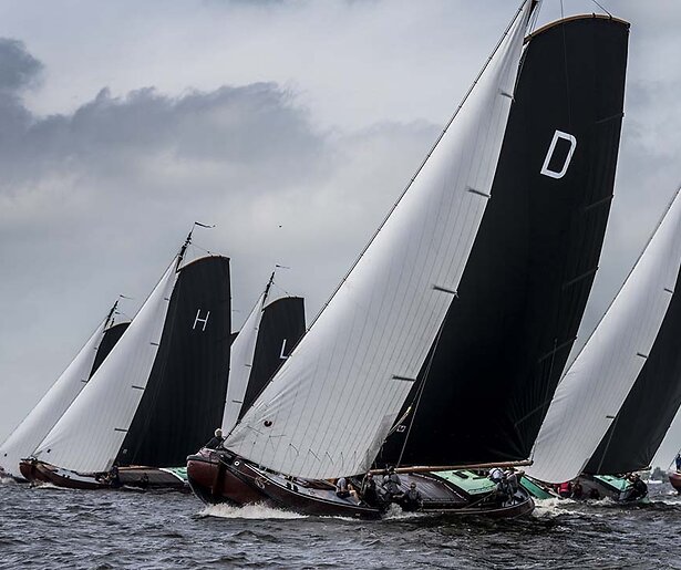 Skûtsjesilen dag 4: Terherne (MAX Skûtsje Journaal)