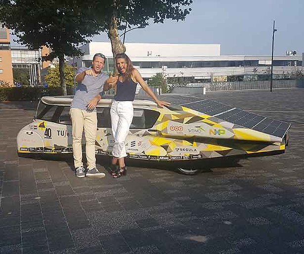 Racen met zonnewagens in Solar World Challenge