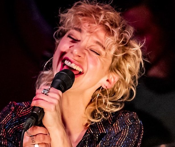 'Naam Songfestival-inzending begint met J' 